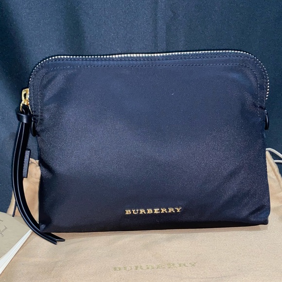 Burberry small nylon bag - Picture 4 of 11